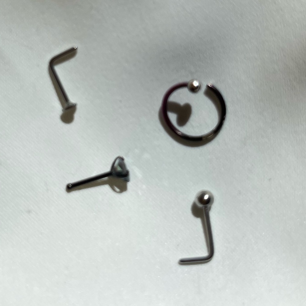 4 Nose Rings - Picture 3 of 12